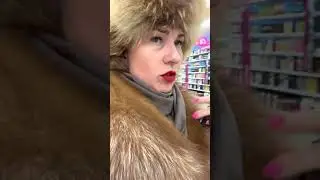 Влог: Почта и Магнит косметик. Покупаю тени для бровей и какую-то красную помаду)