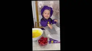 Солоденький кекс з полуничкою...