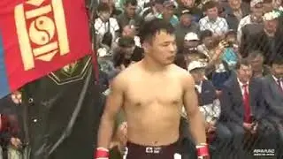 Арман Ашимов/ и чемпион Монголий. Жекпе-жек.
