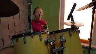 Эмилия на конкурсе.  