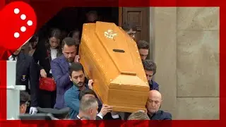 Funerali di Giulia Tramontano a Sant'Antimo: l'uscita del feretro