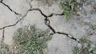 Що відбувається із глиною у глиняних замкАх. "Дивано-експерти" глиняних замків цього досі не знають.