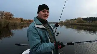 На акватории: РЫБАКИ-СПОРТСМЕНЫ и ЛЮБИТЕЛИ- ПЕНСИОНЕРЫ.