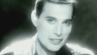 Queen (Freddie Mercury)  - The Show Must Go On.   (Русские субтитры)