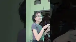 Cewe berkacamata rambut dikuncir damagenya nambah banget yah 😍😍😍 || 