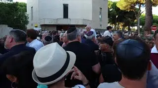 Après l'attaque de sa synagogue, la Grande-Motte panse ses plaies et se recueille