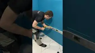 Установка акриловой ванны.