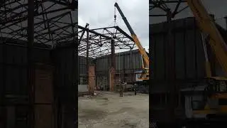 Кран 25 тонн работает на максималках 