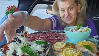 Ты чего сегодня без настроения? Да, что-то я без настроения...
