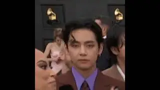 Он подлый человек  Не видит  Что  Джина  рука  сломанный  BTS