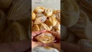 ХРУСТЯЩАЯ СЛОЕНАЯ ВЫПЕЧКА К ЧАЮ ИЗ ТРЕХ ПРОДУКТОВ