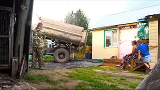 ВСЁ ГОТОВО К ЗАЛИВКЕ ФУНДАМЕНТА, ПЕРВЫЙ УРОЖАЙ ОГУРЦОВ. ИЗ ГОРОДА В ДЕРЕВНЮ 724 серия