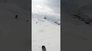 Грузия Гудаури спуск на лыжах 