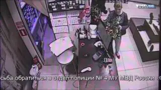 Полиция просит опознать подозреваемую в краже телефона