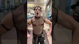 Walking Into Hot Topic For The First Time 😱