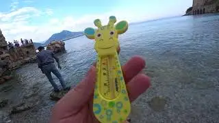 РЕАЛЬНАЯ ТЕМПЕРАТУРА ВОДЫ В МОРЕ ИЗМЕРЯЮ ВОДУ ПЛЯЖ У КРАСНОЙ БАШНИ АЛАНЬЯ 17 АПРЕЛЯ 2024
