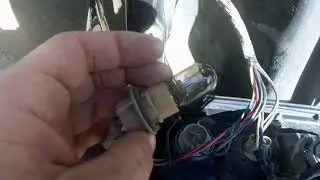 Дайхатсу Сирион, Тойота Пассо. Замена лампочки габаритов и тормоза. Работа на 2 минуты