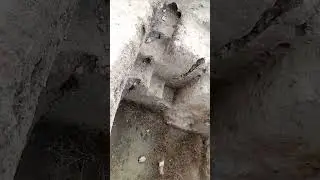 Откопали засыпанный античный дом