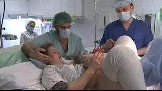 Newborn Russia Natural Birth into Warm Water at Home without Anesthesia New 2016