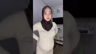 Bigo live hot Dellaaprilia hamil pakai baju ketat goyang pelan  bikin toked gondal gandul 