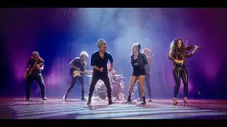 MALAS PULGAS "Castillos De Papel" (Videoclip)