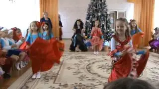 ДЕТИ ТАНЦУЮТ ЦЫГАНСКИЙ ТАНЕЦ