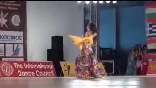 Узбекская песня Танец живота в цветно желтом Сурнай Лазги