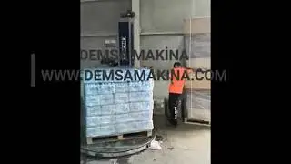 Pallet stretch wrapping machine