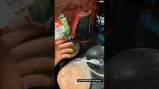 ВЛАД ГАНТЕЛЯ ПОКАЗЫВАЕТ ЧТО КУШАЕТ 