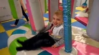 Play on the Playground, Mall 