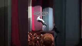 Ryan Gosling’s entrance at ‘The Fall Guy’ movie premiere 🍿 
