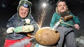 CRACKING OPEN AN ANCIENT ROCK ! WHAT'S INSIDE ? (Subtitles available !)