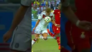 He closed his eyes 😂😂👌