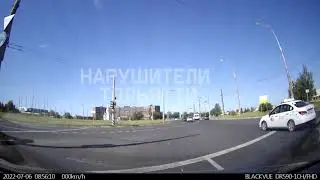 Автошкола не знает ПДД РФ и не учит курсантов.