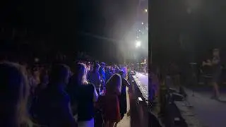 How we warm up the crowd Air Supply style 📣❤️‍🔥 Who was at our Peachtree show?