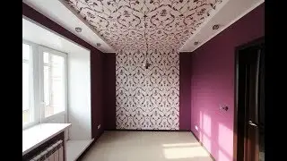 Идеи дизайна интерьеров с обоями на потолке