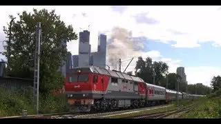 Тепловоз ТЭП70БС-149 с составом поезда Москва - Ницца, станция Москва-Товарная-Смоленская.