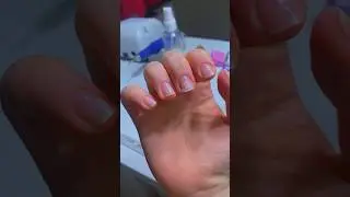Я сломала ноготь😭 
