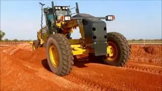 Motoniveladora Komatsu GD655-5 em demonstração na Austrália