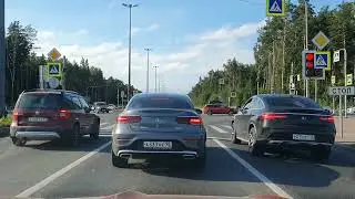 Санкт-Петербург, Крымачанка за рулём, вот это опыт. В Крыму таких развязок нет.