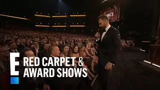People's Choice Awards 2017 host Joel McHale tries to bribe Tom Hanks | E! People's Choice Awards