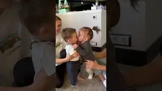 СОФИЯ ПОЦЕЛОВАЛА ТИМА😘😱 