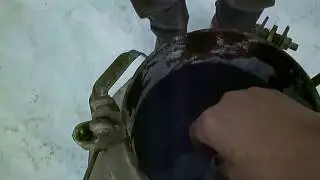 Заправляем ацетиленовый генератор.