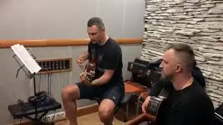 Кличко поет под гитару хит The Beatles