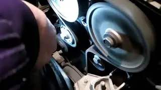Приора застучал мотор после замены помпы