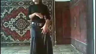 ЦЫГАНОЧКА СЕКСУАЛЬНО ТАНЦУЕТ!
