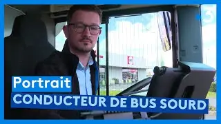 Le portrait de Romuald Poupard, premier conducteur de bus sourd en milieu urbain