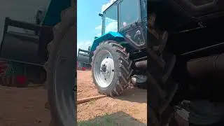 Мтз 82.1, будете скучать по синему трактору? Красных все больше. #automobile #сельскоехозяйство