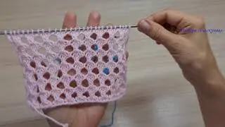 Крупная простая сетка спицами.