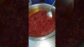 НАШУМЕВШИЙ ЛАЗДЖАН ОТ ШЕФ ПОВАРА НУРИКА, ОСТРО ПЕРЕЧНОЕ МАСЛО ДЛЯ ДОБАВОК В КИТАЙСКОМ РЕСТОРАНЕ